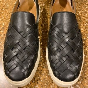 Women’s Frye slip on casual shoes size 9